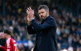 MU sắp họp khẩn sau trận hòa Leeds, Carrick có thể bị sa thải ngày hôm nay