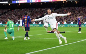 Barcelona 1-2 Real Madrid: Đòn trừng phạt của Mourinho