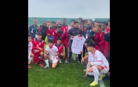 U15 Việt Nam và U15 Cuba giao lưu đầm ấm sau trận tứ kết U15 World Cup Festival 2026