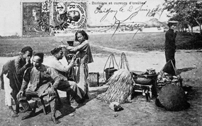 Sống chậm cuối tuần: Từ chiếc chậu đồng của bác phó cạo đến... tông-đơ điện