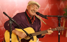 Nhạc sĩ Trần Tiến: Khối rubik nhiều sắc màu lấp lánh