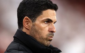 HLV Mikel Arteta tiết lộ lý do 'ngó lơ' người muốn xin chữ ký