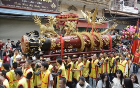 Tưng bừng lễ hội rước pháo Đồng Kỵ