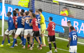 Everton 'copy' bài đá phạt góc của Arsenal, vì sao thủ môn MU hóa giải được?