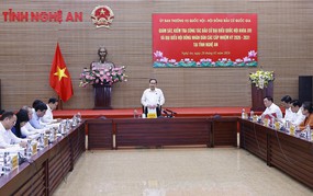 Chủ tịch Quốc hội Trần Thanh Mẫn làm việc với Uỷ ban Bầu cử tỉnh Nghệ An