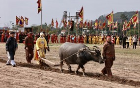 Bảo tồn và phát huy không gian lễ hội Tịch điền - Đọi Sơn