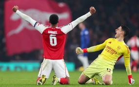 Arsenal vào chung kết Cúp Liên đoàn: Đá để vô địch chứ không phải chiều lòng fan!