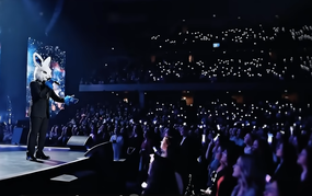 "Thiệp hồng sai tên" nhưng... đúng tâm lý số đông