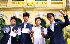 Cử tri tuổi 18 Trường THPT Việt Đức, Hà Nội háo hức mong chờ "ngày mai đi bầu cử"