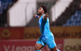 Xuân Son được khen trước ngày hội quân đội tuyển Việt Nam