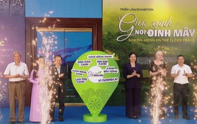 'Gieo xanh nơi đỉnh mây': Phụ nữ vùng cao giữ hồn văn hóa giữa đổi thay