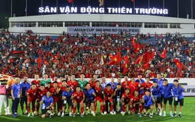 Bóng đá Việt Nam ghi dấu ở 'chảo lửa' Thiên Trường
