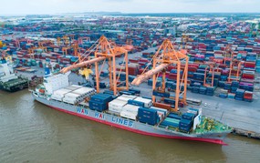 Xung đột tại Trung Đông: Một số khuyến nghị đối với doanh nghiệp Việt Nam khi xuất khẩu hàng hóa sang UAE