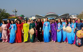 Xây dựng hình ảnh người phụ nữ Việt Nam thời đại mới tự tin, trách nhiệm, nhân ái và sáng tạo