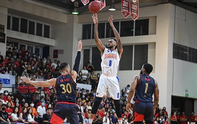 Bóng rổ và cái bắt tay của những 'ông lớn'