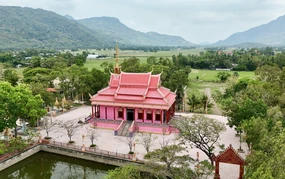 Chùa Hàng Còng, ngôi chùa màu hồng độc đáo ở An Giang