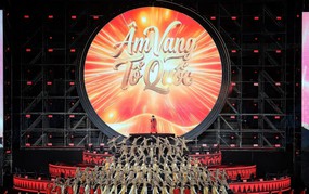 Xúc động, hùng tráng chương trình nghệ thuật đặc biệt “Âm vang Tổ quốc”