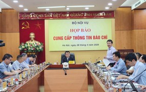 Bộ Chính trị thống nhất tăng lương mức cơ sở lên 2,53 triệu đồng từ ngày 1/7/2026