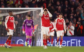 Arsenal có thể phải nhờ sự trợ giúp từ Chelsea để vô địch Ngoại hạng Anh