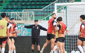 Nghịch lý của CLB HAGL 