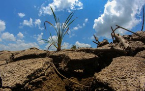 Nắng nóng gay gắt bao trùm TP HCM và Nam Bộ trong tháng 4