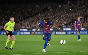Rashford đá phạt thành bàn, Barcelona thắng Real Madrid và giành chức vô địch La Liga