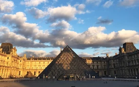 Pháp bắt giữ nghi phạm lên kế hoạch tấn công khủng bố nhằm vào Bảo tàng Louvre