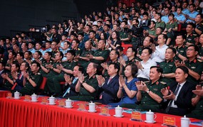 Trao giải Cuộc thi viết “Bảo vệ nền tảng tư tưởng của Đảng trong tình hình mới” lần thứ 5