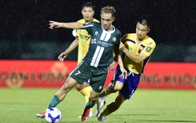 Bóng đá Việt Nam và cuộc đua lên V-League nghẹt thở