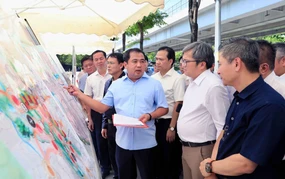 Bí thư Thành ủy Hà Nội yêu cầu tăng tốc hoàn thiện giao thông trục Tây Thăng Long