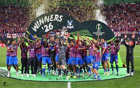 Đánh bại Vallecano, Crystal Palace vô địch cúp C3 Châu Âu
