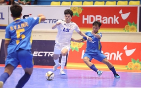 Tin nóng bóng đá Việt Nam hôm nay 30/5: U19 Việt Nam tập buổi đầu tại Indonesia; Thái Sơn Bắc chiếm ngôi đầu giải futsal VĐQG