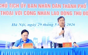 Lãnh đạo thành phố Hà Nội cam kết tháo gỡ những vấn đề công nhân lao động quan tâm 