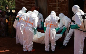 Người dân nâng cao cảnh giác trước diễn biến của dịch bệnh Ebola