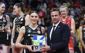 Tin nóng thể thao sáng 4/5: Siêu sao bóng chuyền được vinh danh khi vô địch CEV Champions League 
