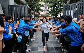 Thí sinh Hà Nội hoàn thành môn Ngữ văn Kỳ thi tuyển sinh lớp 10 công lập 