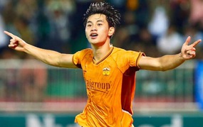 'Ngọc thô' Gia Bảo giúp HAGL vượt khó