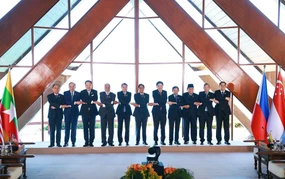 Thủ tướng dự Phiên họp hẹp Hội nghị Cấp cao ASEAN lần thứ 48