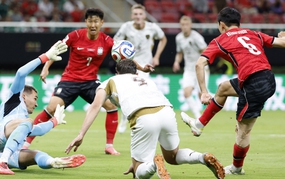 Bóng đá Việt nhìn từ World Cup 2026: Không tiến lên, cũng cố đừng lùi