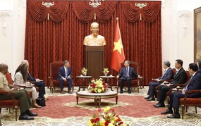 Tổng Bí thư, Chủ tịch nước tiếp Quyền Bộ trưởng Hải quân Hoa Kỳ