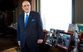 Clive Davis qua đời ở tuổi 94, làng nhạc thế giới mất đi một huyền thoại