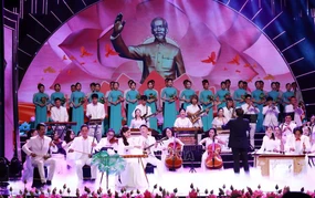 Chương trình nghệ thuật 'Hồ Chí Minh - Nguồn sáng dẫn đường' 