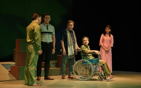 Vở kịch "Đồng chí" và thông điệp "giữ mình" thời bình