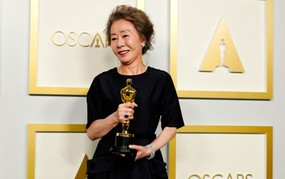 Youn Yuh Jung: "Quốc bảo" màn ảnh Hàn vẫn tỏa sáng ở tuổi U80