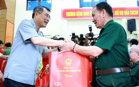 Thủ tướng Lê Minh Hưng: Tiếp nối truyền thống "uống nước nhớ nguồn", chăm lo tốt hơn cho người có công