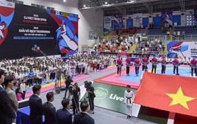 1000 VĐV tranh tài ở Giải Vô địch Taekwondo Thanh thiếu niên Quốc gia 