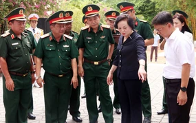 Phó Thủ tướng Phạm Thị Thanh Trà kiểm tra công tác chuẩn bị Lễ triển khai tìm kiếm, quy tập hài cốt liệt sĩ