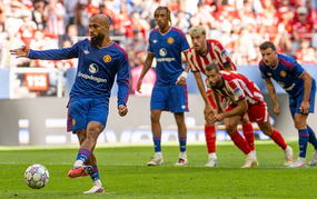 Mbeumo tỏa sáng giúp MU ngược dòng hạ Atletico Madrid để có danh hiệu đầu tiên