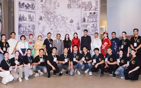 Ca sĩ Chi Pu lan tỏa sắc màu văn hóa Việt Nam tại Manila