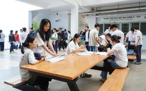 Tuyển sinh đại học 2026: Điểm chuẩn một số ngành luật giảm, khoa học sức khoẻ tăng